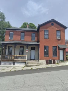 Brick apartment building at 226 E Union Street in Cumberland, Maryland, managed by Eastern Properties Group