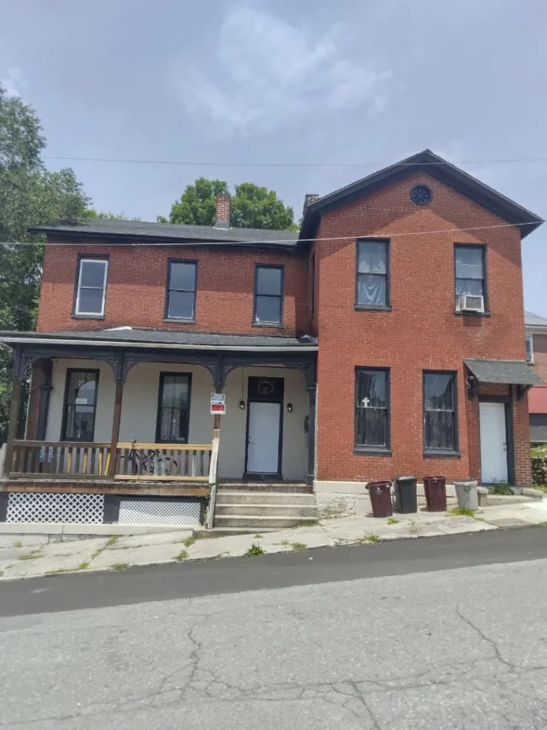 Brick apartment building at 226 E Union Street in Cumberland, Maryland, managed by Eastern Properties Group