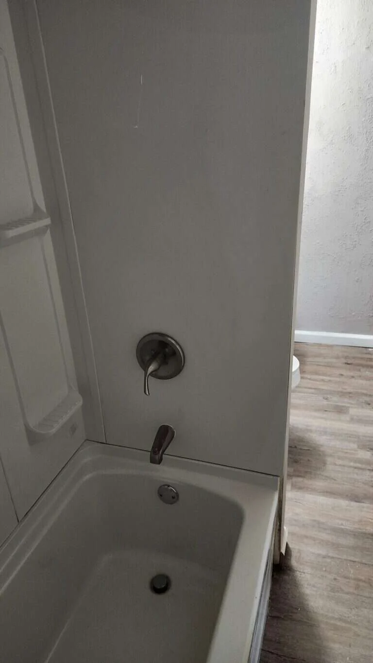 Tub and shower, 226 E Union St Unit 4, Cumberland MD