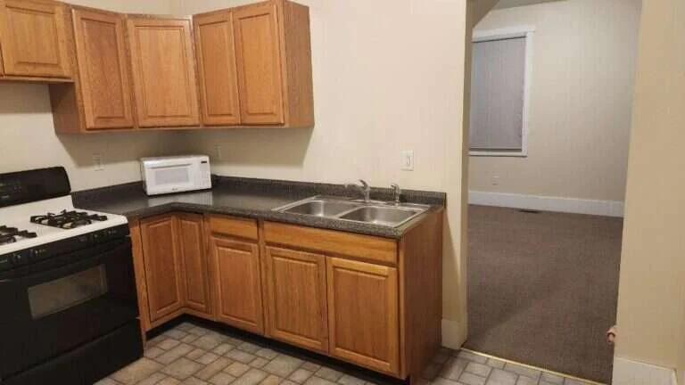 Kitchen, 724 Bedford St, Cumberland MD